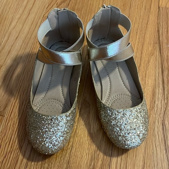 Gold sparkle shoes - Picture 1 of 3